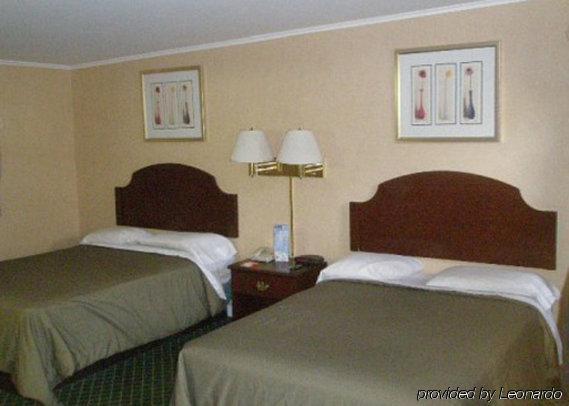 Hyannis Host Inn 객실 사진